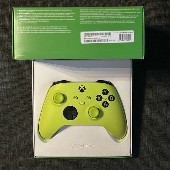 Xbox wireless gaming controller - Picture 2 of 9